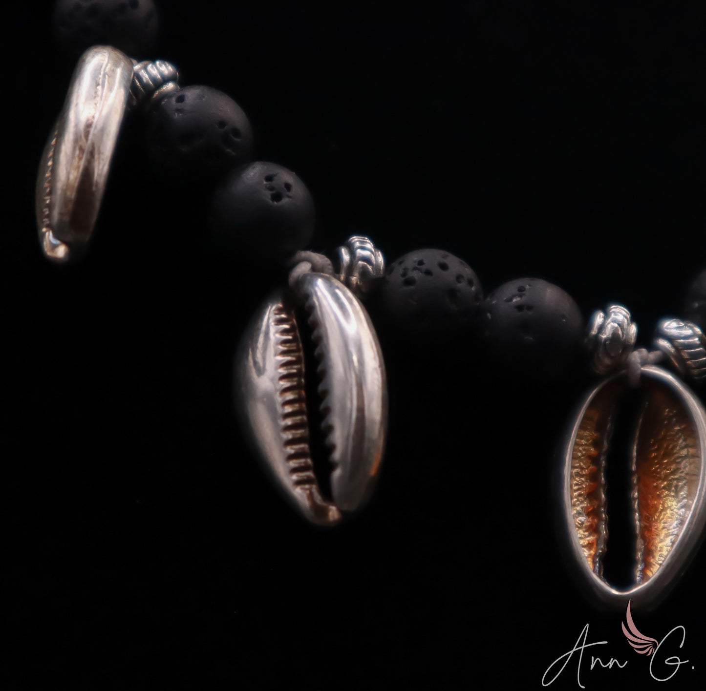 Metal Sea Shell and Black Bead Necklace