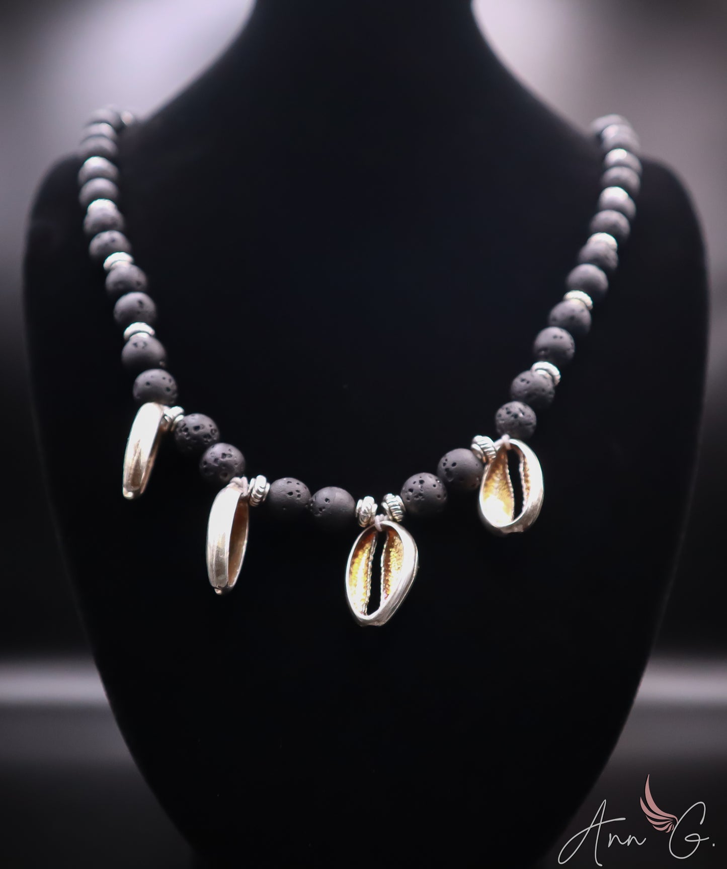 Metal Sea Shell and Black Bead Necklace