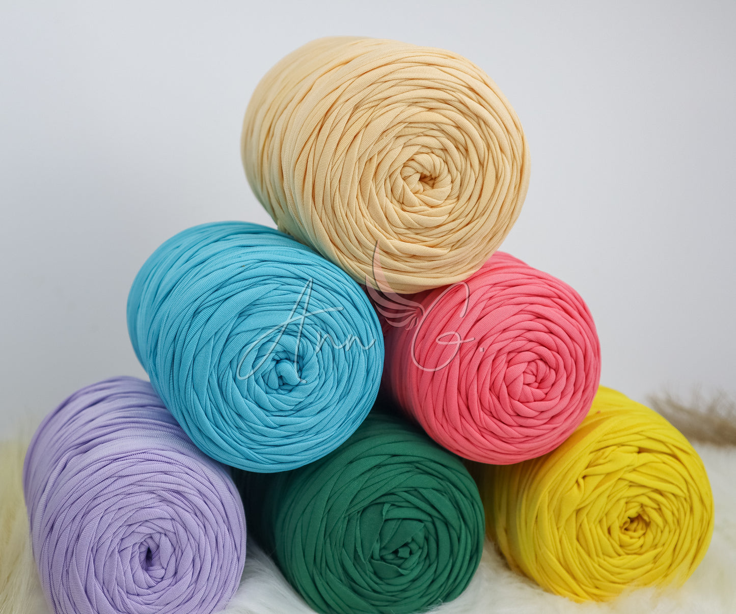 T-Shirt Yarn, Over 300 Feet, Very Soft Polyester Elastic Non-Recycled Consistent Color Non-Pilling